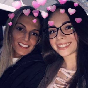 Meet your Posher, Nickee